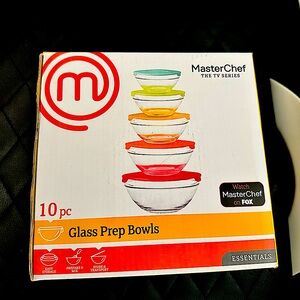 Glass bowls with lid brand new